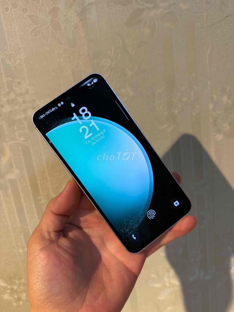 Фото 2: Samsung S23 FE 128GB светло-голубой