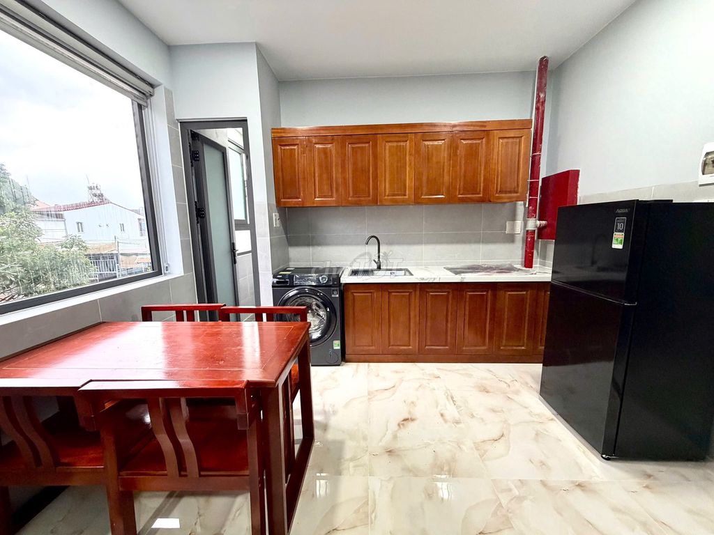 CHO THUÊ CĂN HỘ 1 PN FULL NỘI THẤT CÓ CỬA SỔ THOÁNG MÁT ĐƯỜNG MÊ LINH