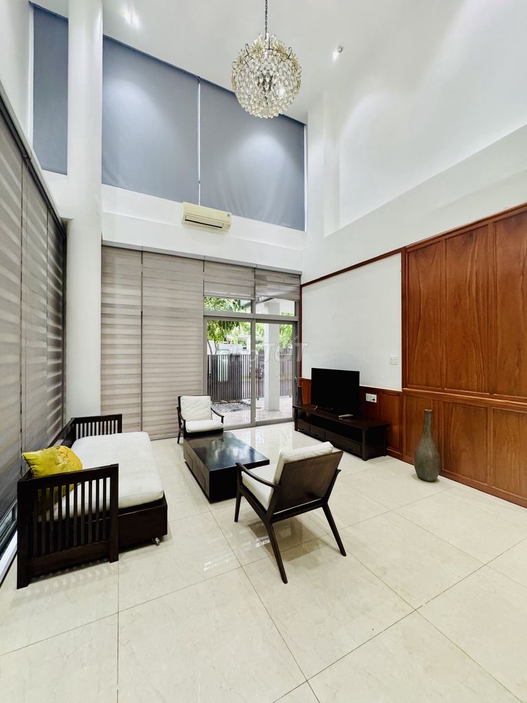 Отдельная вилла COMPOUND RIVIERA COVE 400м² - межрайонная зона Q9 - полностью меблирована, 5 спален