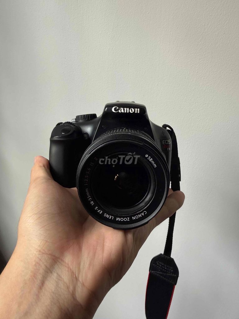 Фото 2: Фотоаппарат Canon 1100D черный, не включается