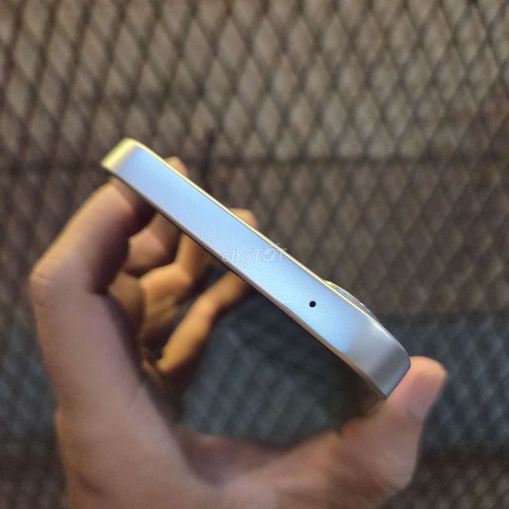 Фото 3: Oppo Reno 16F 5G 128G Белый как новый