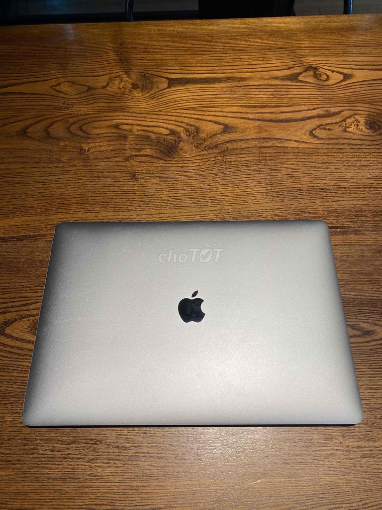 Apple MacBook Pro 15 inch i9 16GB/512GB SSD 2019