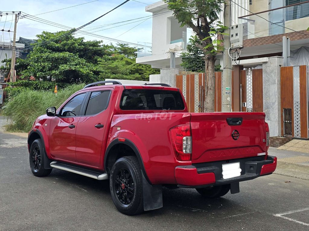 Фото 3: Nissan Navara 2023 Красный 80000 км