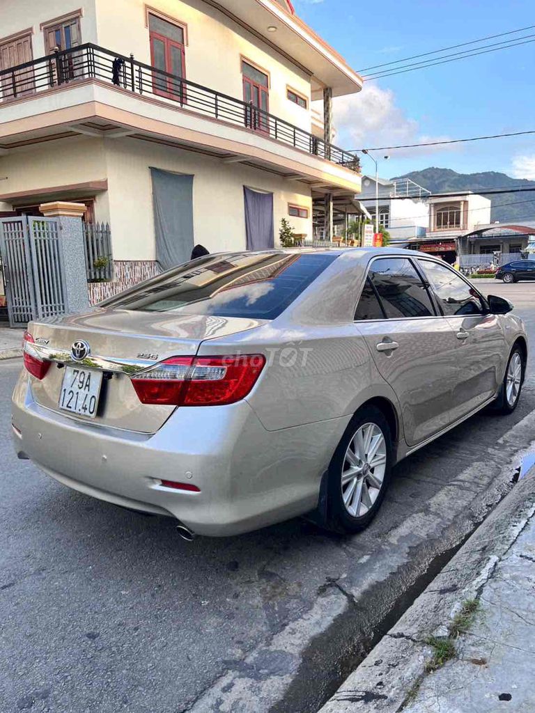 Фото 3: Toyota Camry 2.5G 2012 Чистый, оригинальный, красивый