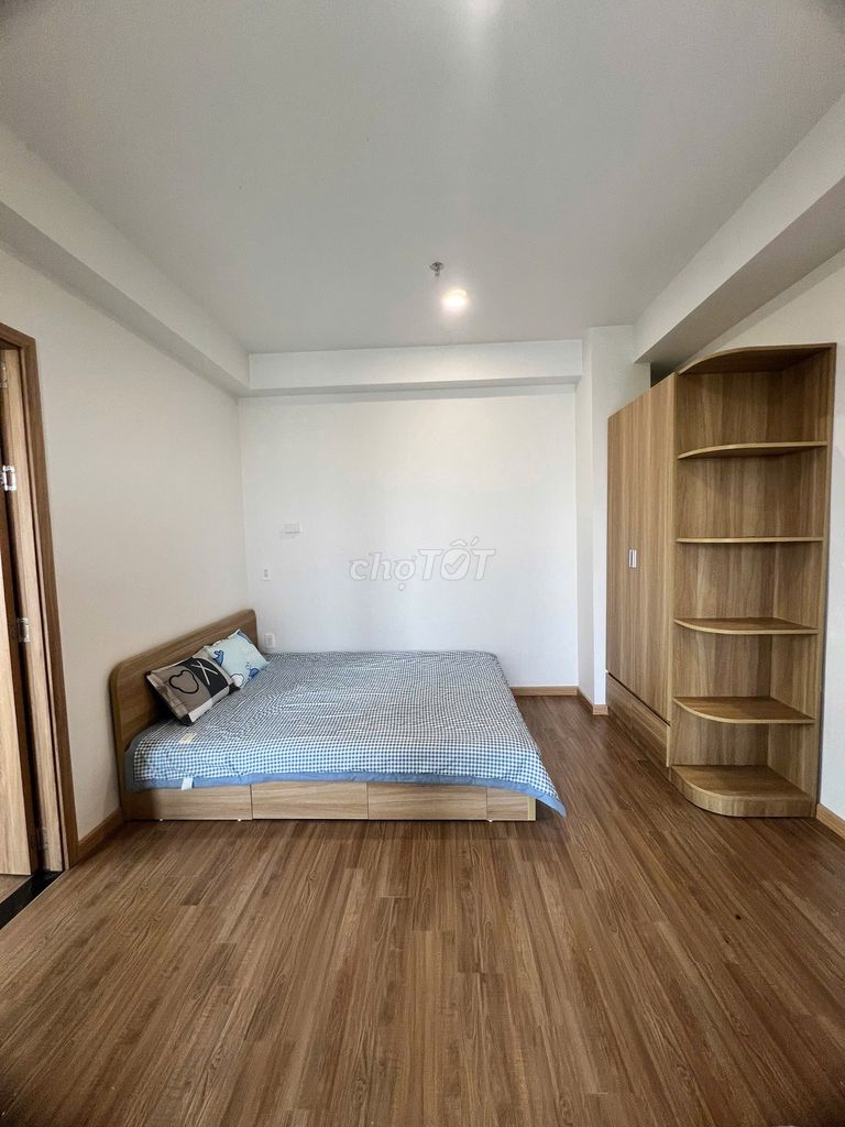 Фото 2: СДАЕТСЯ 1-КОМНАТНАЯ КВАРТИРА, 60М², СВЕТЛЫЙ БАЛКОН С 2 СТОРОН