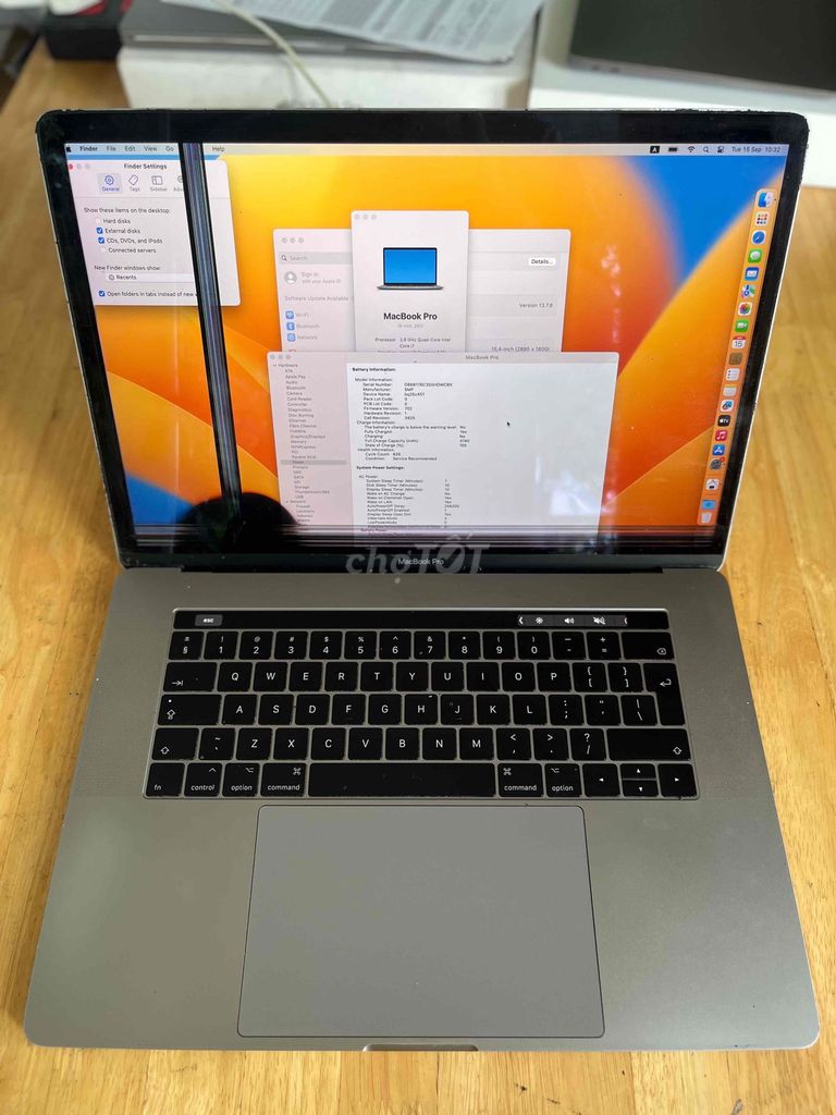 MacBook Pro 2017 15 дюймов i7 16GB/512GB с полосами на экране