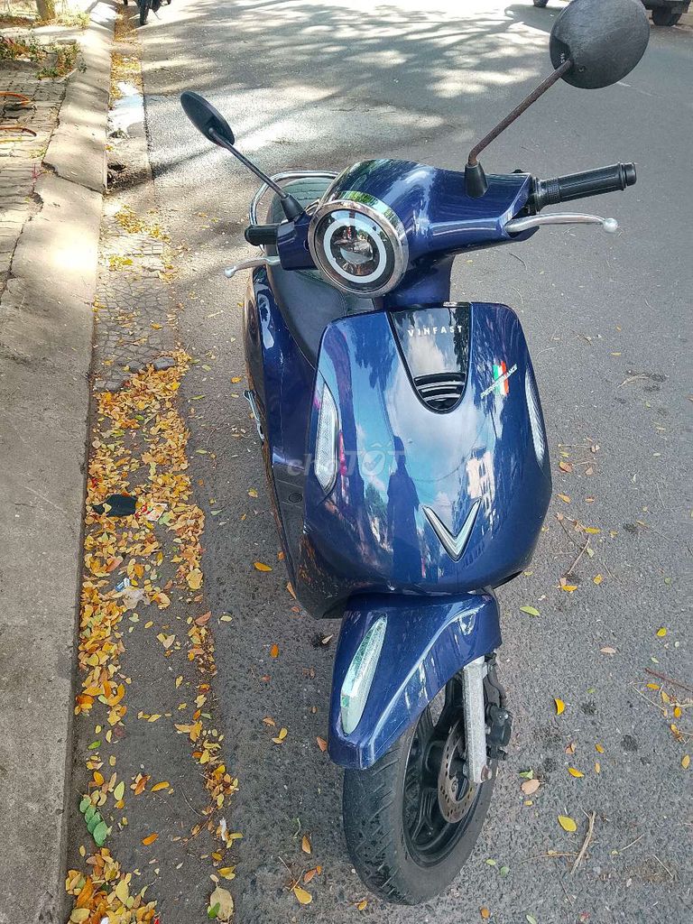 Электромотоцикл VinFast Evo 200 синий 19 000 км