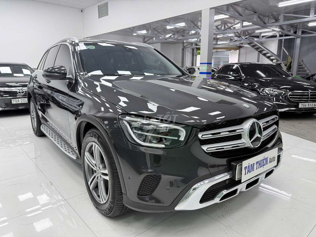 Фото 3: Mercedes-Benz GLC 200 2021, серый, 65000 км