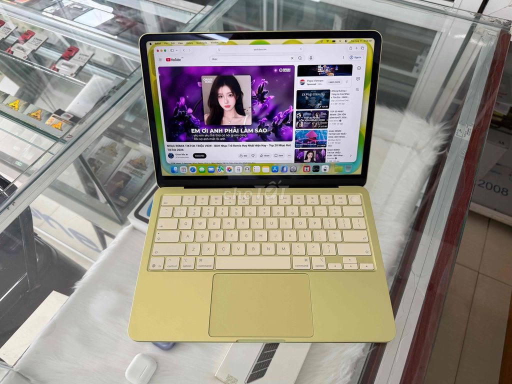 Фото 2: Apple Macbook Neo 8GB/512GB Зеленый как новый