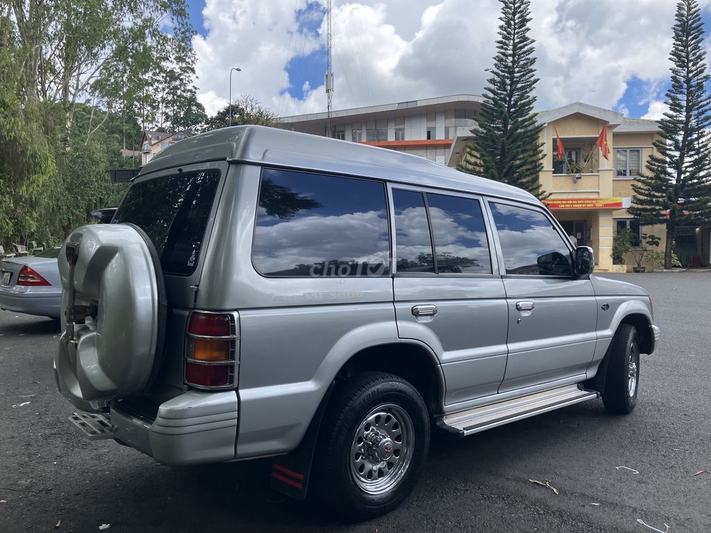 Mitsubishi Pajero Автомат Серебристый