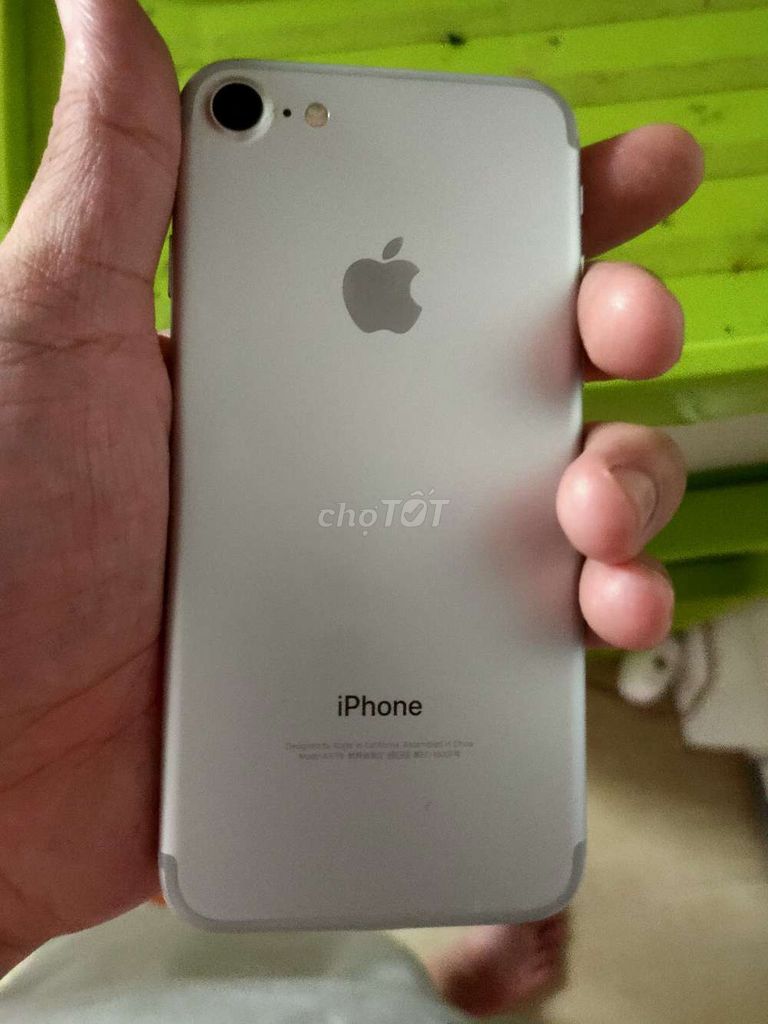 Apple iPhone 7 32GB Silver, б/у