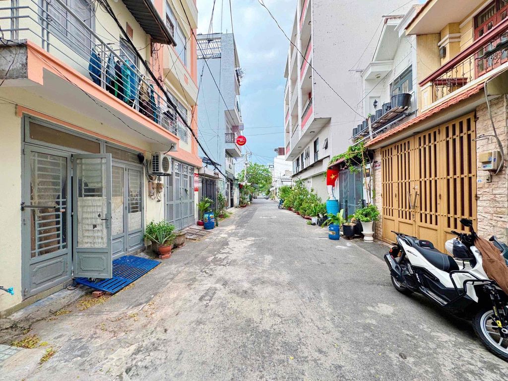 Фото 2: 🏡 Красивый дом в Биньтан (4M x 17,3M) рядом с промзоной Танбинь — рынок Фам Данг Зян