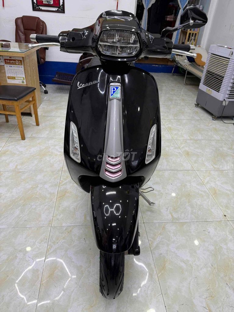 Piaggio Vespa Sprint iGet ABS 2022, чёрный глянец