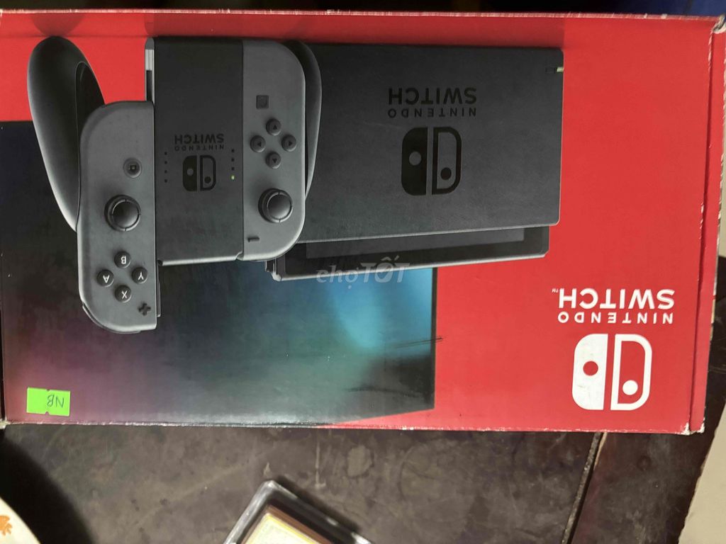 Nintendo Switch V2 черный как новый