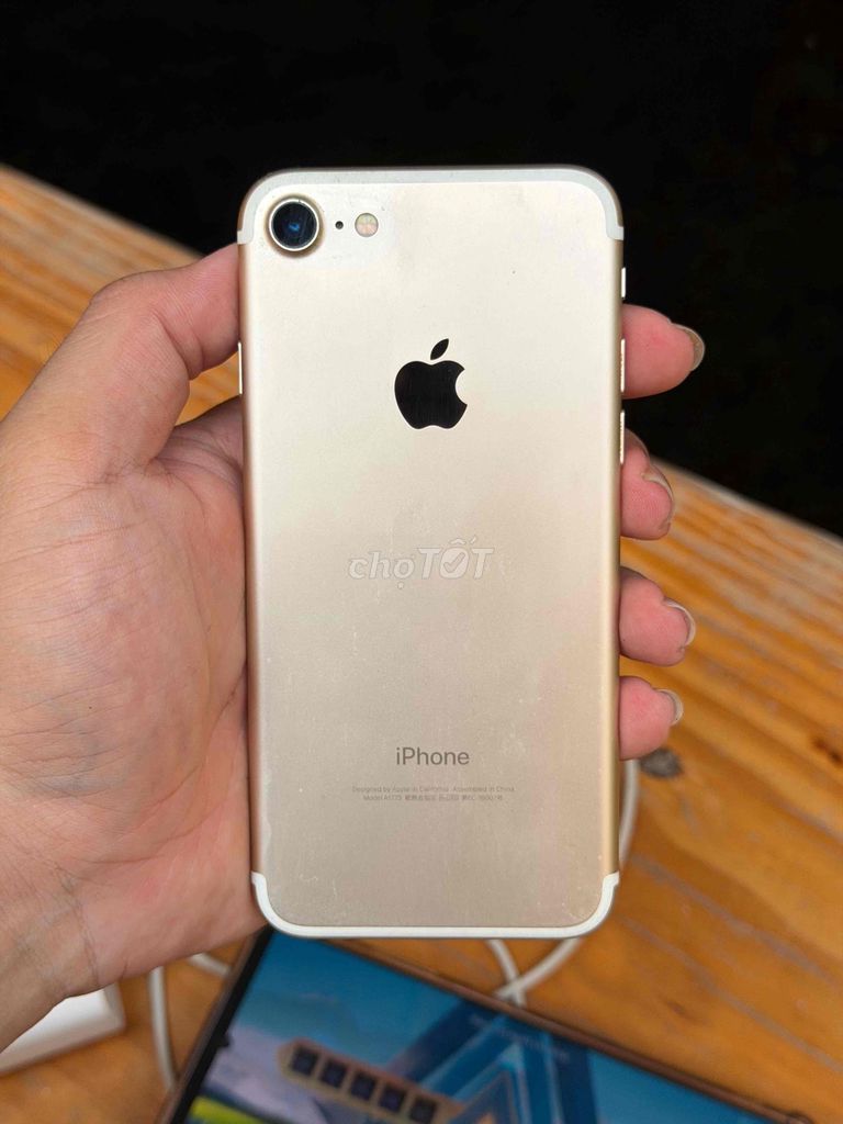 Фото 3: Apple iPhone 7 128GB золотой, б/у