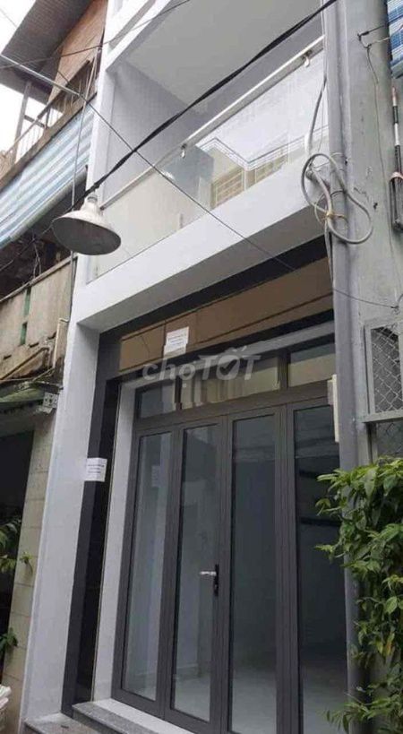 НОВЫЙ ДОМ 4 спальни 3,8x17 м², ПЕРЕУЛОК ДЛЯ АВТОМОБИЛЕЙ КИ ДОНГ, РАЙОН 3
