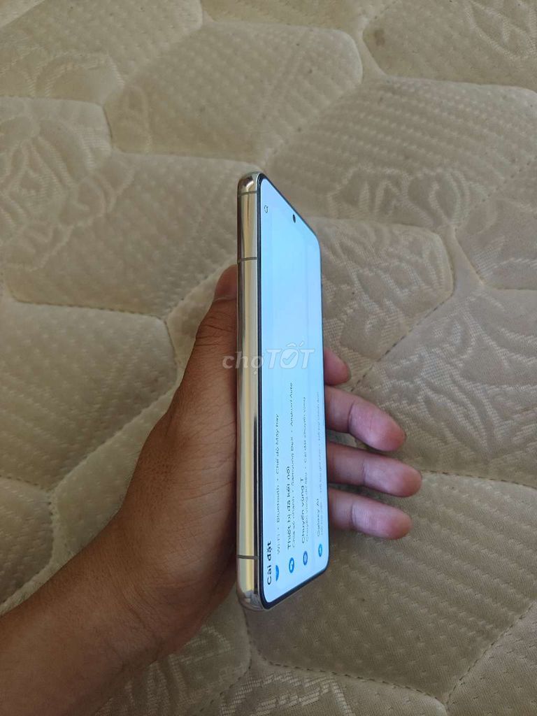 Фото 2: Samsung S22 5G 8/256GB Белый