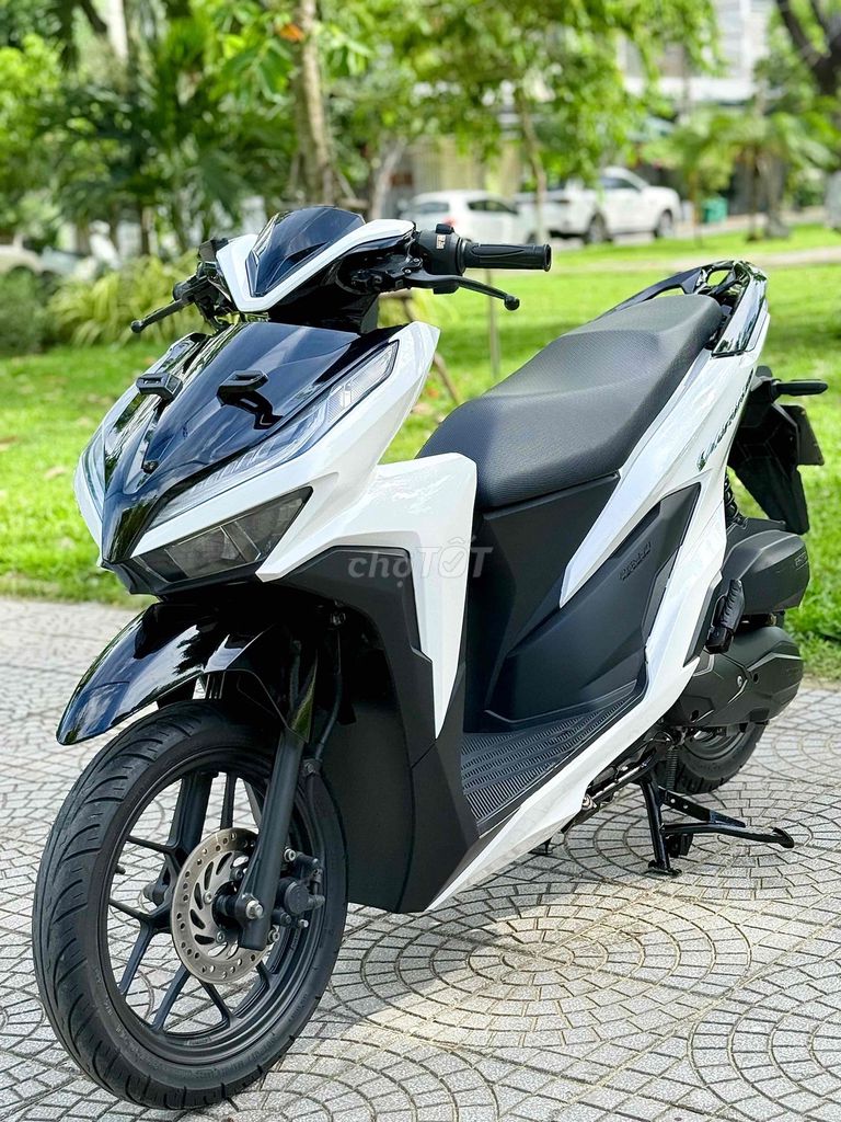 Фото 2: Honda Vario 125 2020 бело-чёрный