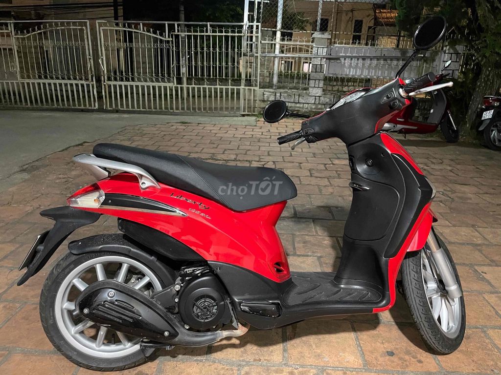 Piaggio Liberty красный вишневый Скутер