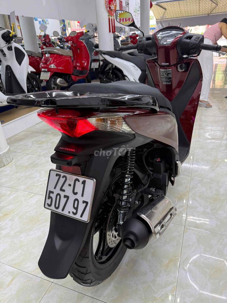 Фото 2: Honda SH 150cc 2014 Красный