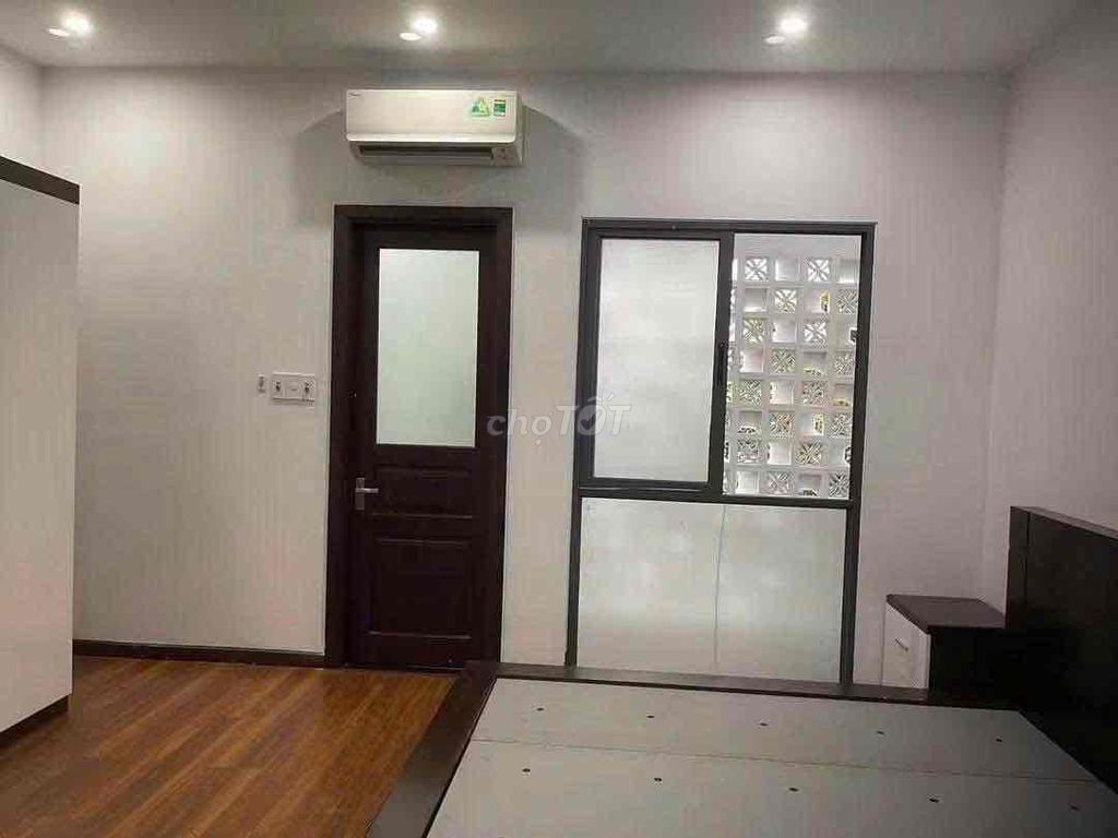 Фото 3: 💥* Diện tích đất: 100m² | Diện tích sử dụng: 300m² 💥* Nhà 3 tầng, thiế