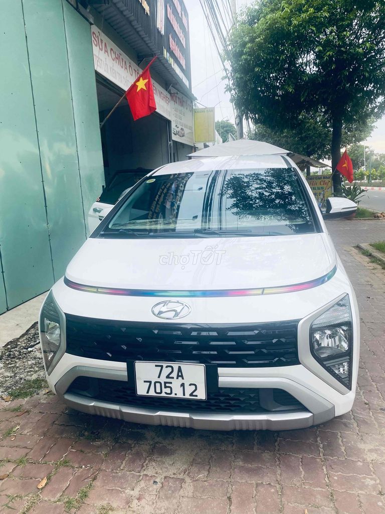Hyundai Stargazer 2022 1.5AT đặc biệt Trắng