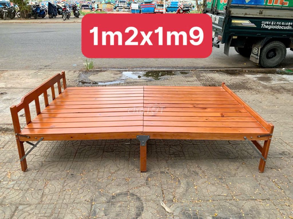 Складная кровать из коричневого дерева 1м2x1м9
