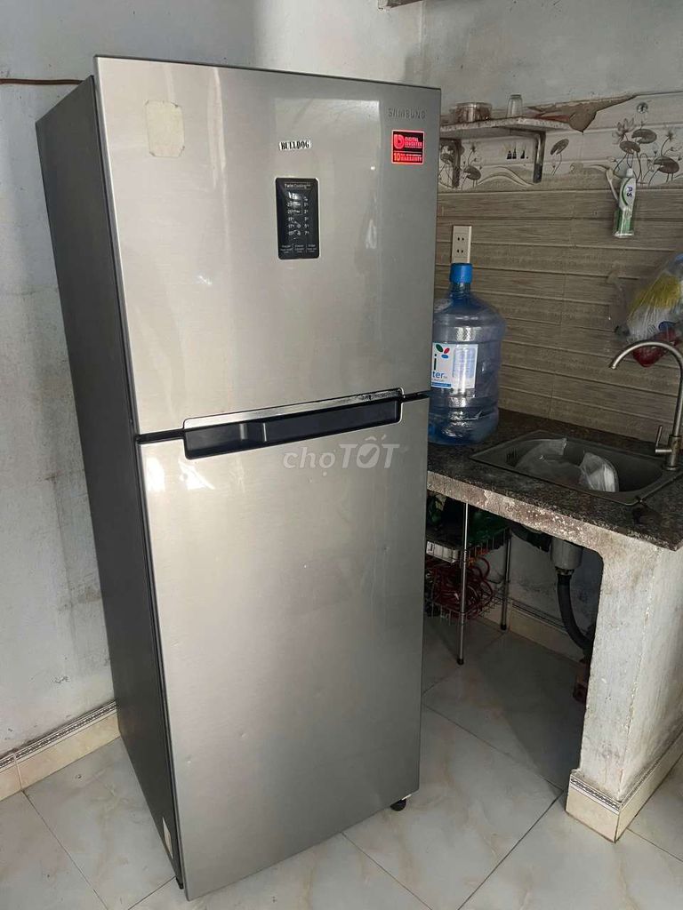 Фото 2: Холодильник Samsung RT20K5532GS/SV серебристый 208 л Таиланд