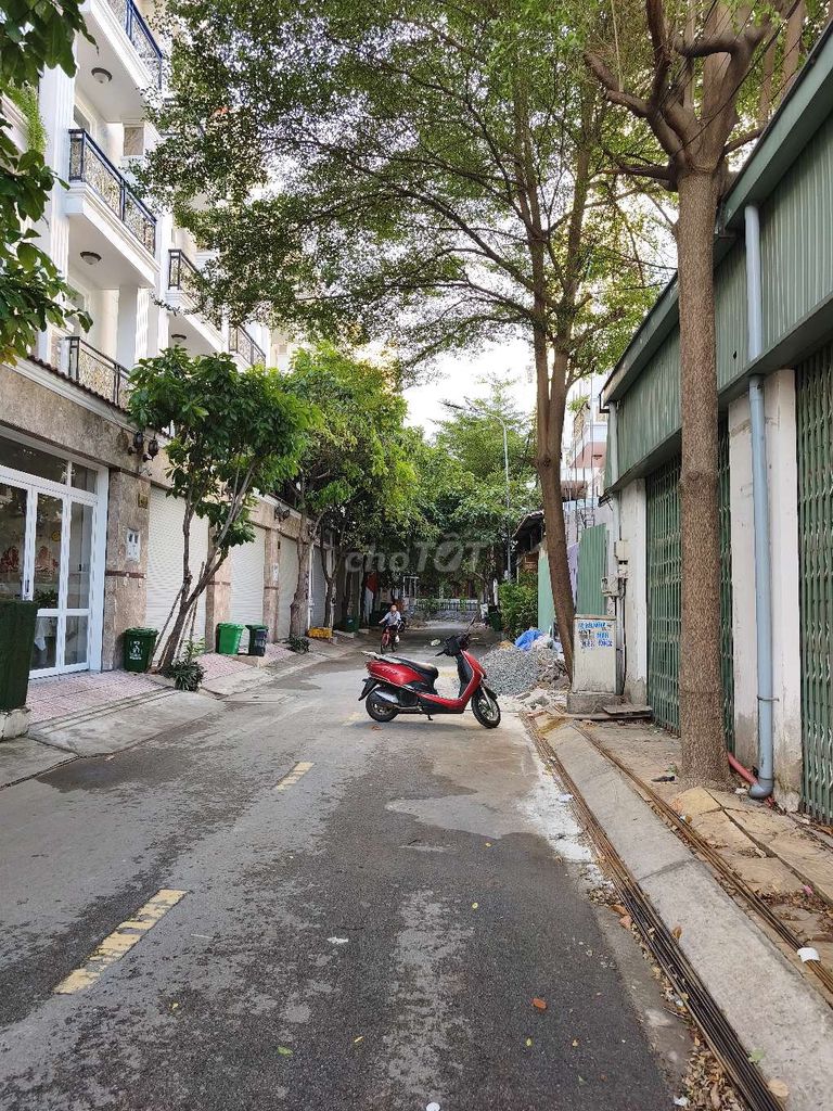 NHÀ PHỐ LỘC VỪNG HẺM 535 QL 13 KẾ VẠN PHÚC