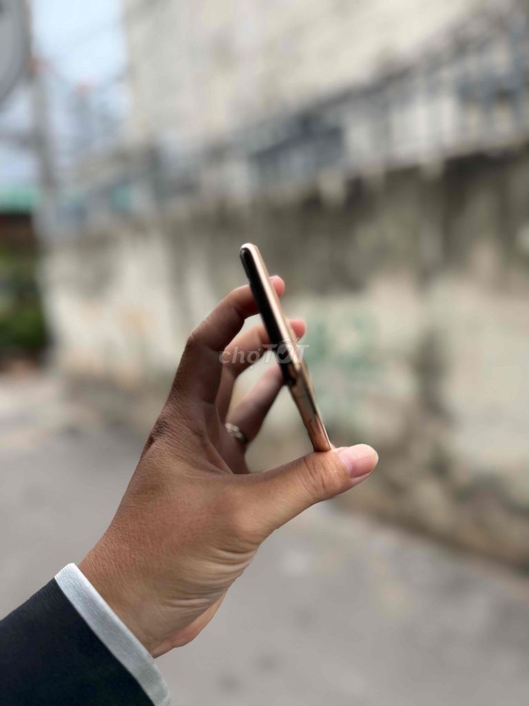 Фото 2: Apple iPhone 11 Pro 64GB Золотой Б/У