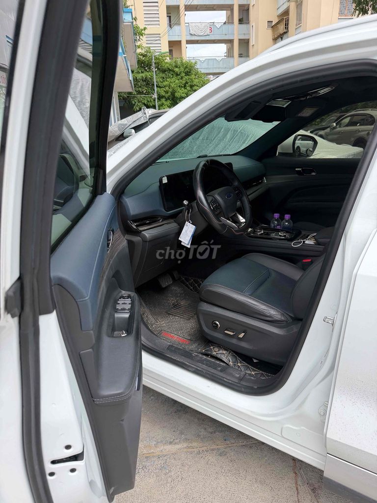 Фото 2: Ford Territory Titanium X 2023 Trắng