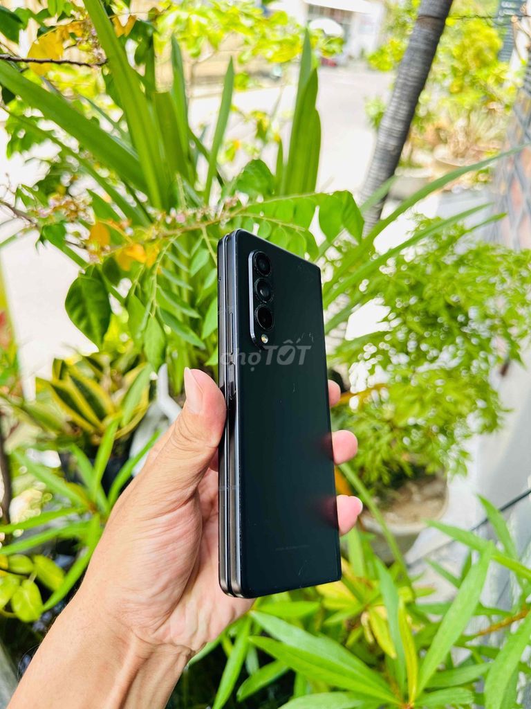 Фото 2: Samsung Z Fold 3 Đen Màn hình sọc
