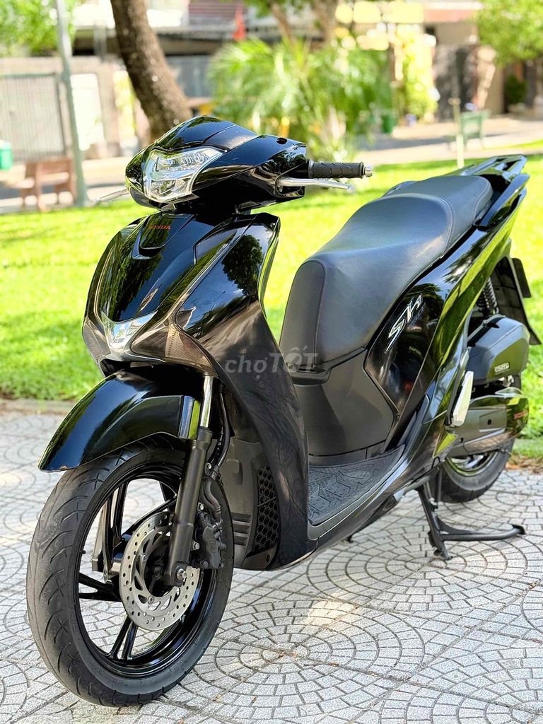 Фото 2: Honda SH 150 2017 черный Вьетнам