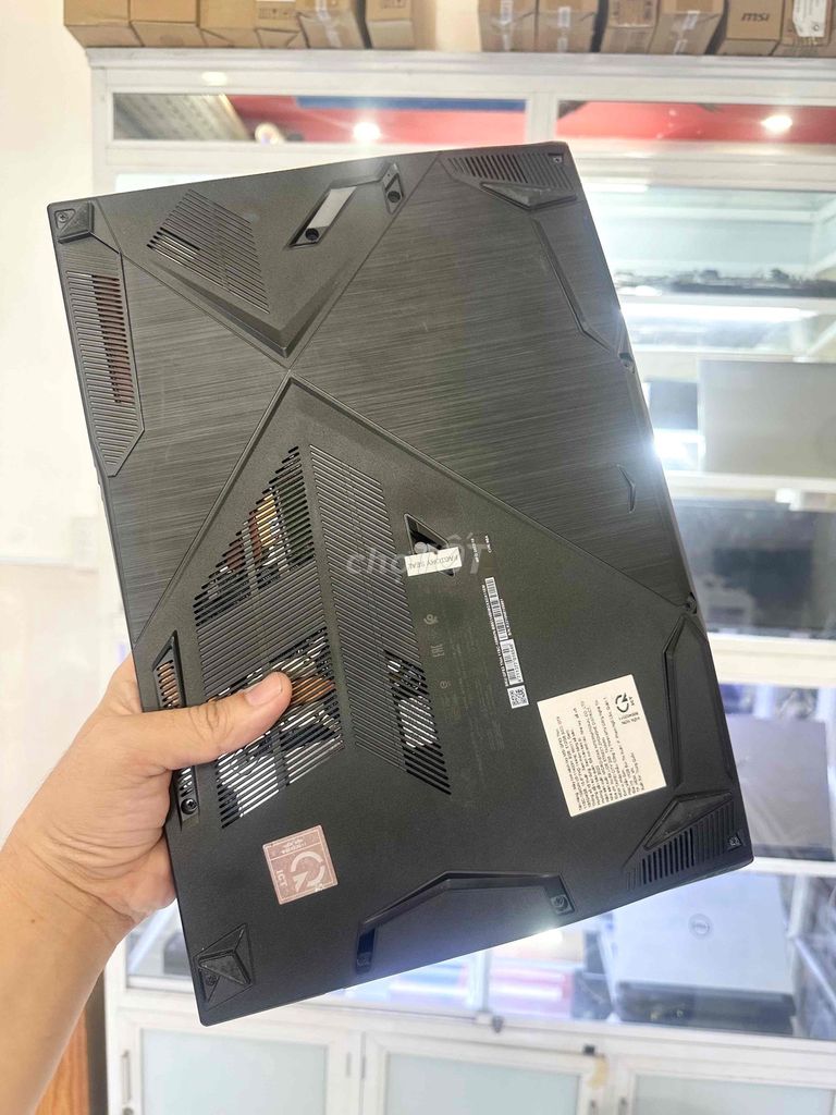 Фото 3: MSI GF63 Thin 11SC Ноутбук как новый, заводские пломбы, состояние 99,99