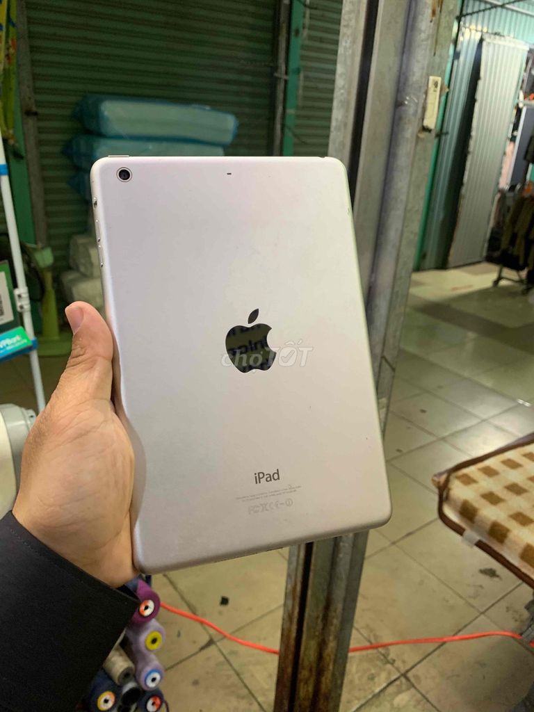 Фото 2: Apple iPad mini 2 Silver