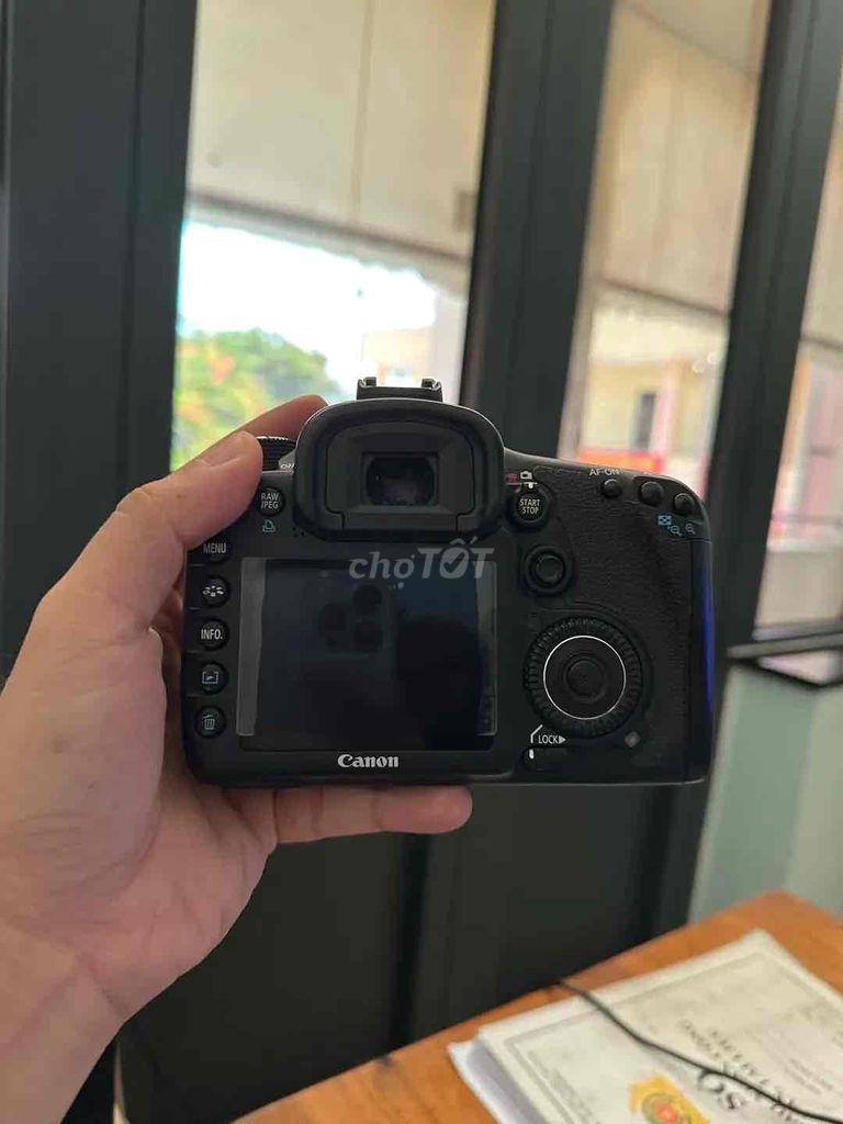 Фото 2: Фотоаппарат Canon EOS 7D черный