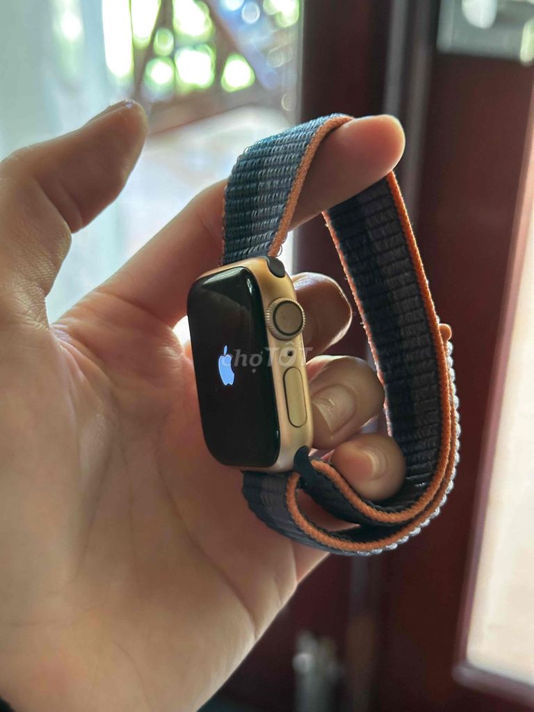 Фото 3: Apple Watch Series 4 40mm Gold GPS xt USA zin keng