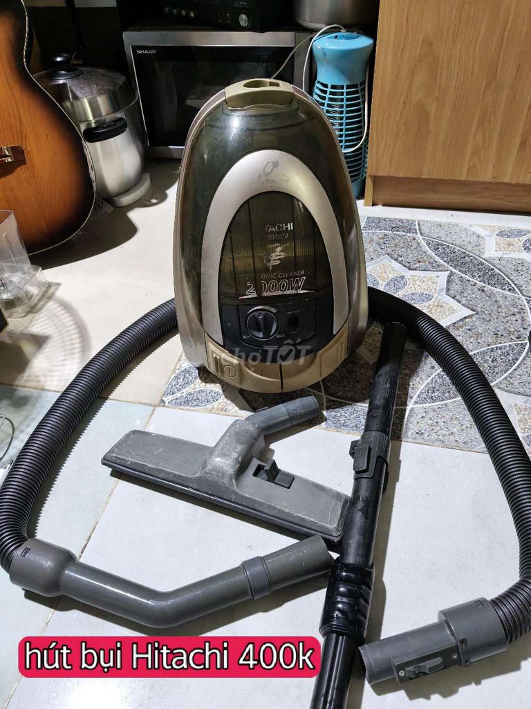 Пылесос Hitachi 2000W Золотисто-медный, Черный