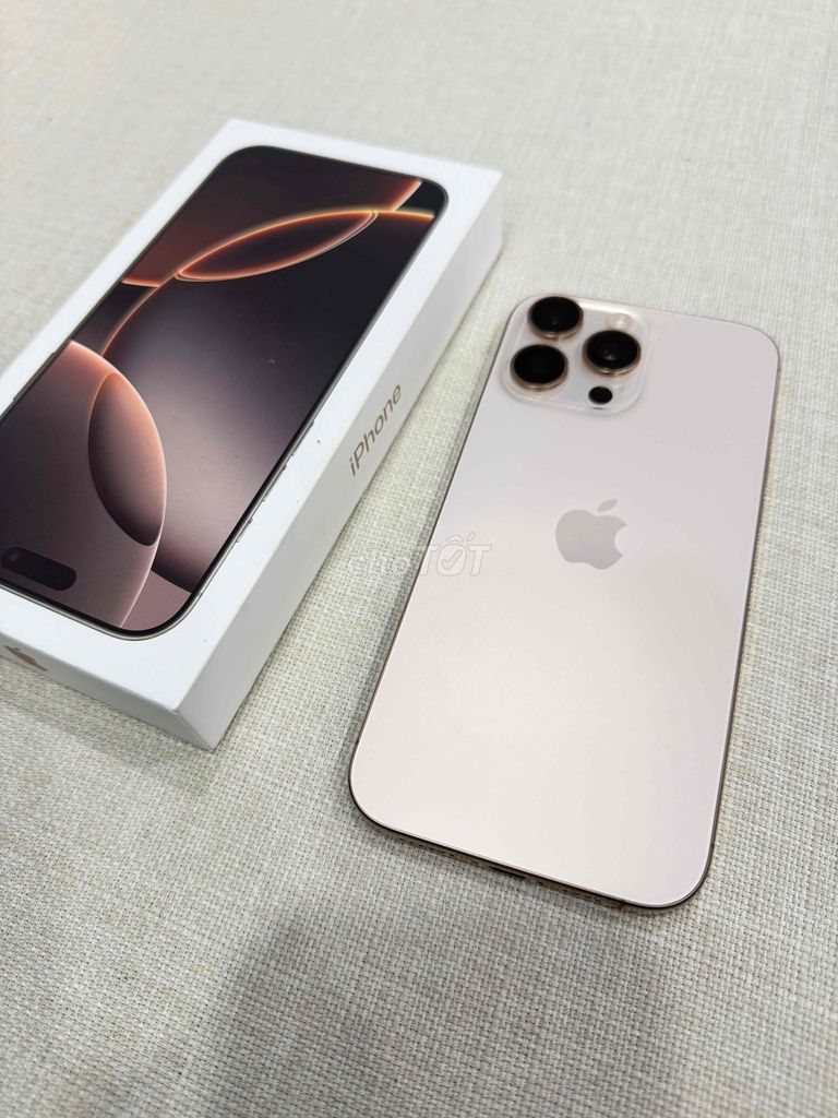 Apple iPhone 16 Pro Max 256GB Пустынный золотой, оригинал