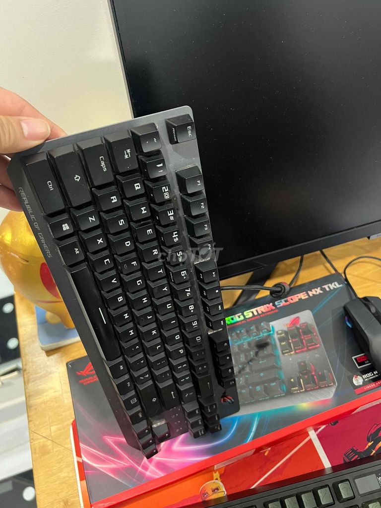 Фото 2: Механическая клавиатура ROG Strix Scope NX TKL черная