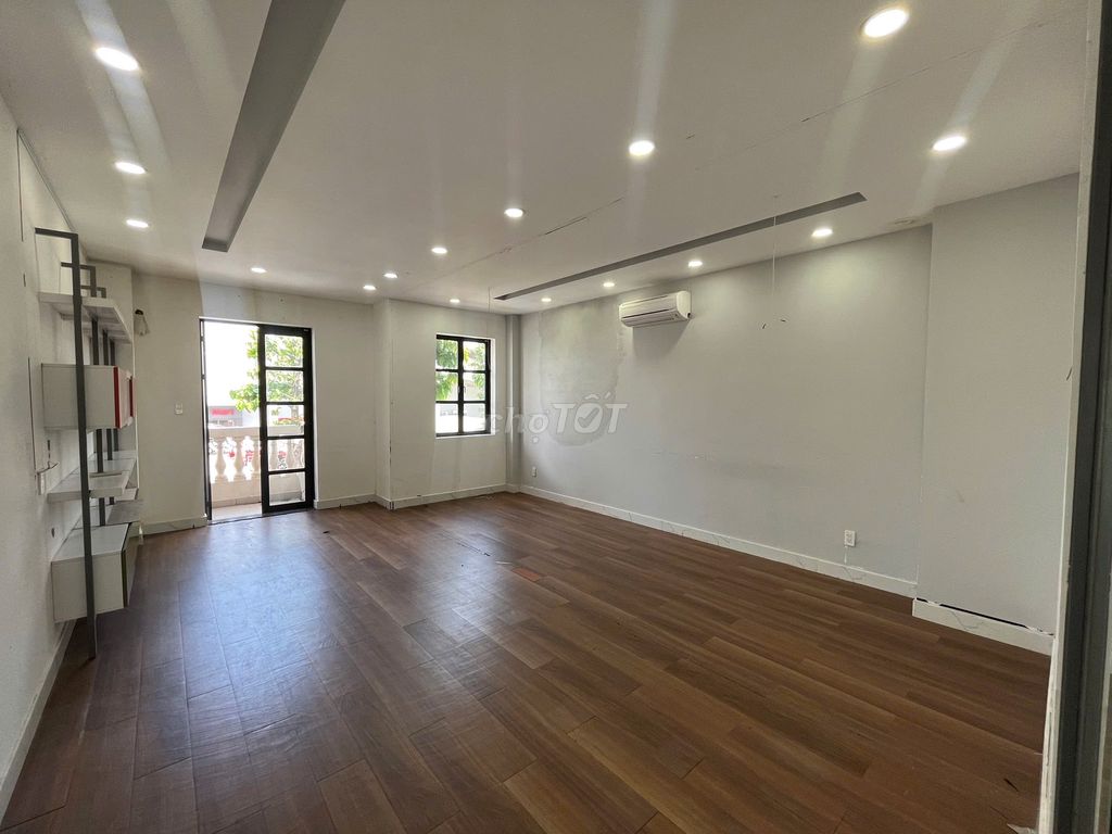 Сдается весь 1-й этаж Cityland Park Hills, 13 млн