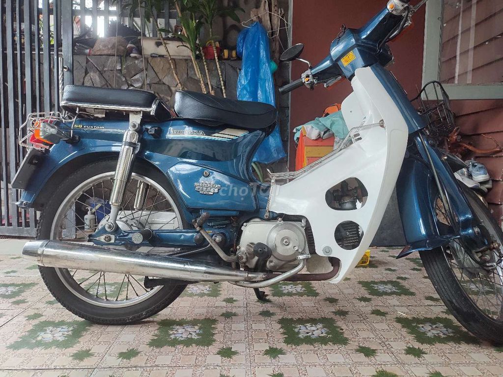 Фото 2: Honda Super Cub сине-белый, Япония