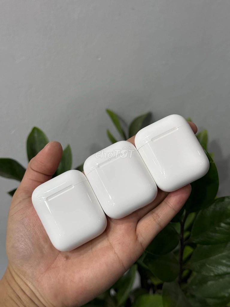 Фото 2: Наушники Apple AirPods 2 Белые как новые