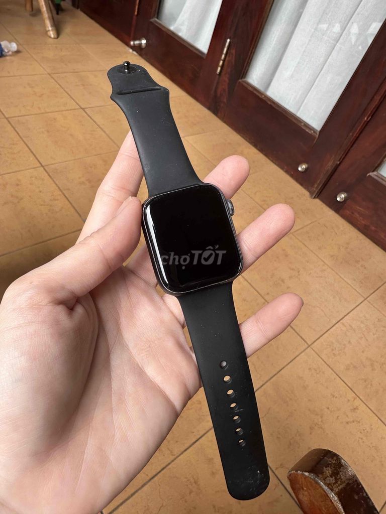 Apple Watch Series 5 44mm чёрный LTE USA оригинал в отличном состоянии