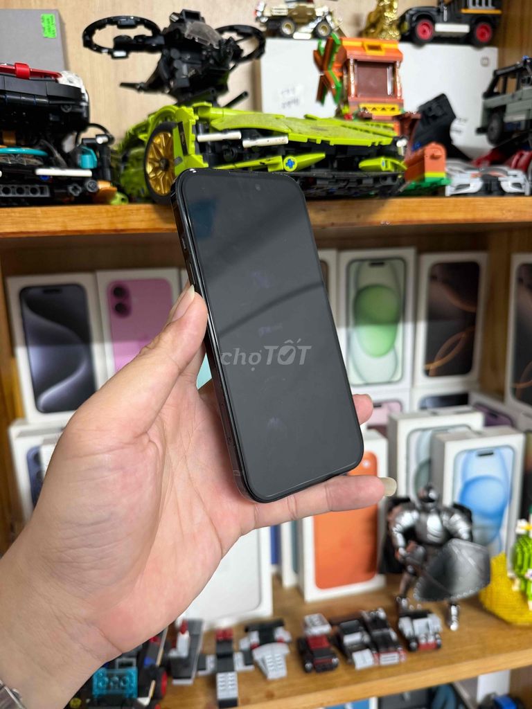Фото 3: Apple iPhone 15 256GB Черный 98.5%