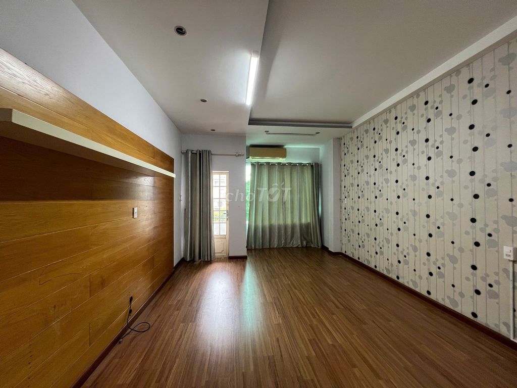 Фото 3: ДОМ 134/29 THANH THAI, Р-Н 10 [4м x 20м, 3 этажа]