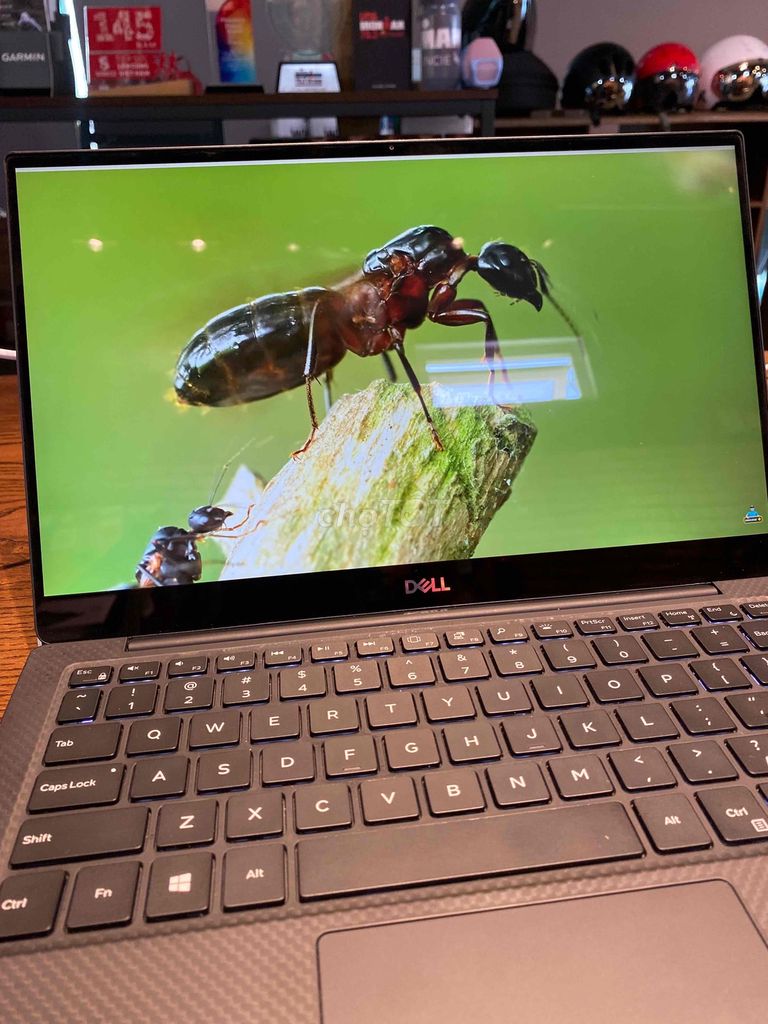 Dell XPS 13 7390 i7-10710U 13.3 inch 16GB/512GB