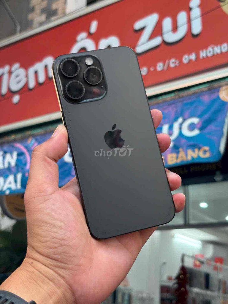 iPhone 15 Pro Max 256GB черный - Батарея 85% - Оригинал