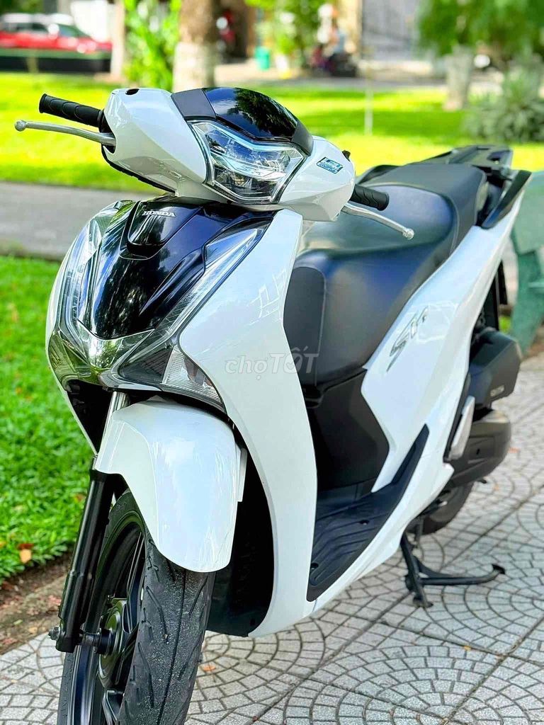 Фото 3: Honda SH 150 2017 Белый