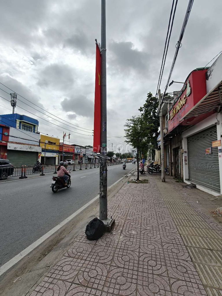 Фото 3: Дом 6x32 м, фасад на улице То Ки, рядом с офисом нотариуса Dat Viet. 1 этаж, 2 верхних этажа. Цена 15,5 млрд
